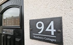 Blossom Holiday Lets - 94 Roseberry Cottages